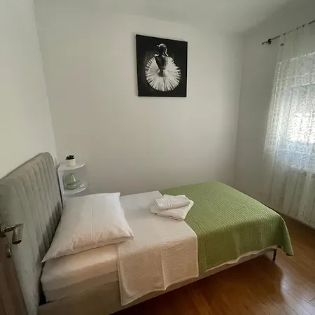 Holiday home Nany-villa With Heated Pool Trolokve